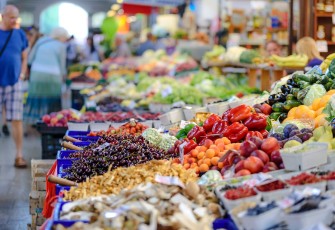 Keberagaman bahan pangan di pasar tradisional (Foto: Pixabay) 