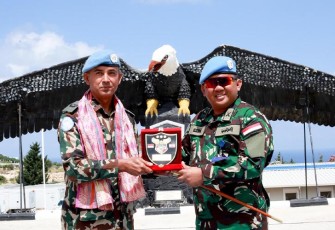 Penyerahan cindera mata