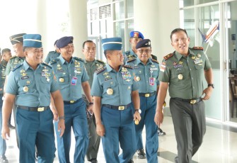 Danlanudal Tanjungpinang Sambut Kedatangan Irjen TNI
