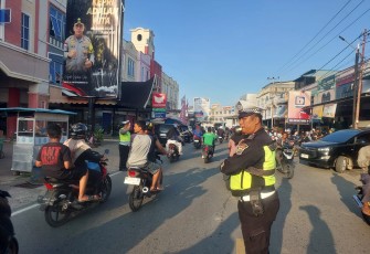 Sat Lantas Polres Bintan Lakukan Pengamanan serta Ciptakan Rasa Aman  Pasar Tumpah Ramadan