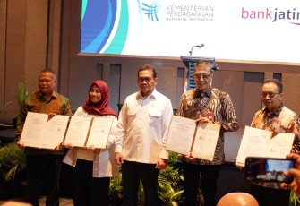  Bank Jatim dan Kementerian Perdagangan Lakukan Penandatanganan Perjanjian Kerja Sama