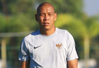 Pelatih Tim U-16 Nova Arianto