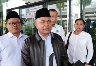 Tenaga Ahli Menteri Agama, Muhammad Ainul Yakin saat memberikan keterangan pers di Jakarta, Selasa (26/11)