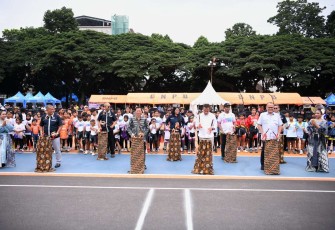 Pj Gubernur Jabar Bey Machmudin saat membuka kejurnas sepatu roda dan skateboard di GOR Saparua, Bandung, Selasa (3/12)
