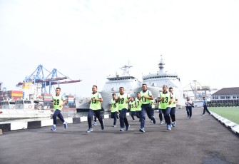Prajurit Kolinlamil Laksanakan Samapta bagi Calon Siswa Diktuba TNI AL