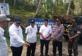 Plt Bupati Malang Kunjungi Proyek Jalan di Malang Selatan.