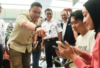 Wakil Menteri Komunikasi dan Digital Angga Raka Prabowo melakukan inspeksi langsung ke jalur Pantai Utara (Pantura) untuk memastikan kesiapan akses telekomunikasi masyarakat selama perayaan Natal dan Tahun Baru 2025