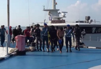 TNI AL Berhasil Amankan 11 PMI Non Prosedural di Pesisir Pantai Kakeng 