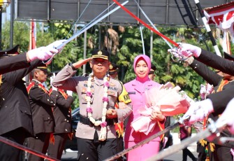 AKBP Prayudha Widiatmoko, S.I.K., resmi menjabat sebagai Kapolres Pekalongan Kota, menggantikan AKBP Doni Prakoso Widamanto, S.I.K., mulai Selasa (16/7/2024).=