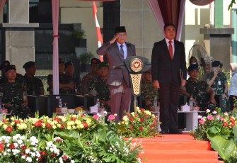 Wamenhan M Herindra Tetapkan 1145 Anggota Komcad Matra Darat Tahun 2024