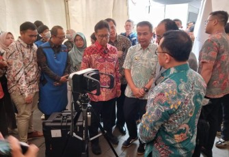 Menkes Budi Luncurkan Portable X-Ray Pendeteksi TBC