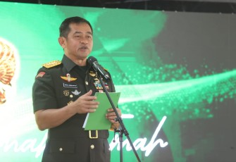 Kasad saat memimpin Sertijab Danseskoad dari Mayjen TNI I Ketut Duara, S.E., M.Tr. (Han) kepada Mayjen TNI Agus Prangarso, S.Sos.