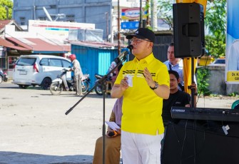 Gubernur Rohidin Mersyah membuka langsung operasi pasar murah milik Pemerintah Provinsi Bengkulù yang di gelar Selasa (6/2) di Pasar Pedati Kabupaten Bengkulu Tengah