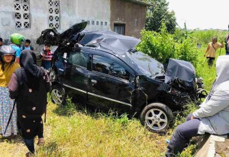 Kondisi mobil ringsek, pasca tertabrak kereta api di Jalan Soneta, Dusun Sonotengah, Desa Kebonagung, Kecamatan Pakisaji, Kabupaten Malang, Minggu (18/2/3024) pukul 09.52 WIB. 