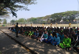 Anggota Koramil 0803/04 Jiwan Laksanakan Pembinaan Karakter dan Kedisiplinan di SMKN 2 Jiwan