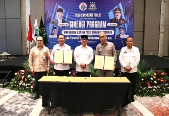 Penandatanganan Kerja Sama Jam Intelijen dan Sekjen Kementerian Desa dan PDT  Perihal Pengawalan Dana Desa