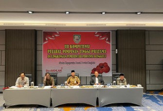 Sekretaris Daerah Provinsi Bengkulu Isnan Fajri memimpin Pelaksanaan Uji Kompetensi PPT Pratama di Lingkungan Pemprov Bengkulu tahun 2024, bertempat di Hotel Mercure Bengkulu, Selasa (30/1)
