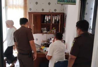 Kejari Kepahiang Geledah Sekretariat DPRD Kepahiang