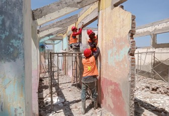 Komitmen Kualitas dan K3 Dalam Rehabilitasi SDN 2 Babadan