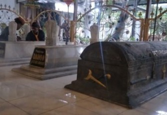 Makam Mbah Batu, Jl. Abu Ghonaim, desa Bumiaji Batu 