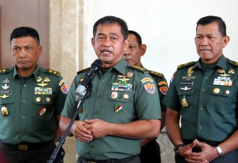 Kasad Jenderal TNI Maruli Simanjuntak, M.Sc., di depan para awak media, usai mengikuti perayaan Natal Bersama Keluarga Besar TNI AD se-Gartap 1/Jakarta, di Balai Kartini, Jakarta, Senin (5/2/2024).
