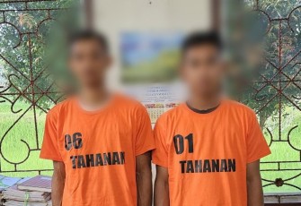 Dua Terduga Pelaku Saat Diamankan 