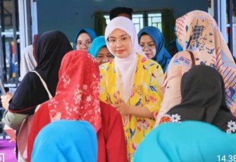 Ketua TP PKK Bintan Hafizha Rahmadhani menghadiri kegiatan Gebyar Kelurahan Tanjung Uban Selatan 2024