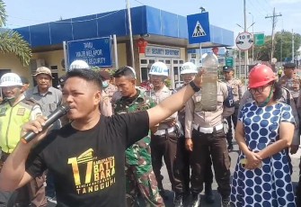 AMT Kuala Tanjung saat Kembali Demo Tuntut Janji PT MNA