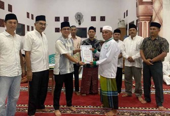 Jemaah Masjid Ussisa Alat-Taqwa Durian Tigo Batang saat Dikunjungi Tim IV TSR Pasbar 