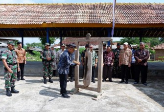 Sekda Pacitan Dr Ir Heru Wiwoho saat membuka TMMD Imbangan Tahun 2024, Selasa (20/2)