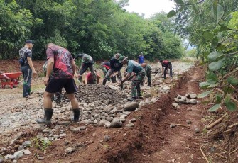 Jalan Perintis Desa Panaikang Program TMMD Kodim Gowa