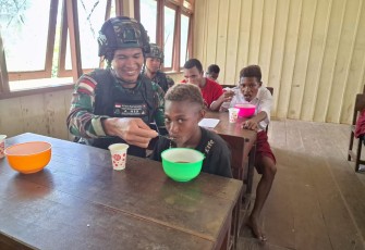 Bubur kacang hijau untuk anak-anak perbatasan 