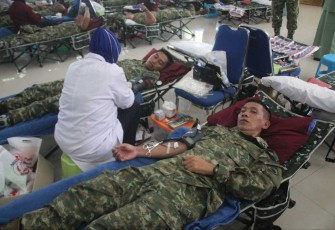 Donor darah prajurit Menarmed 2 Kostrad, Selasa (5/3)