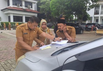 Pemeriksaan kendaraan dinas Pemkot Cilegon, Selasa (2/4)