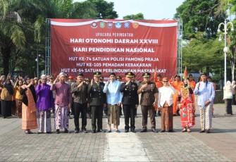 Upacara Peringatan Hari Otonomi Daerah dan Pendidikan Nasional di Kabupaten Trenggalek 