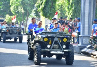 Danpuspenerbal menggunakan Jeep dalam Hardikal ke 78