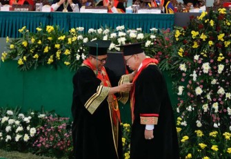 Pengukuhan Profesor Kehormatan Hakim Agung Hamdi di Unissula Semarang 