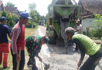 Pengecoran jalan desa wilayah binaan 