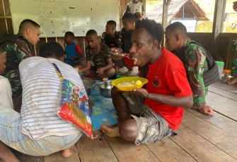 Santap Papeda Bersama Masyarakat 