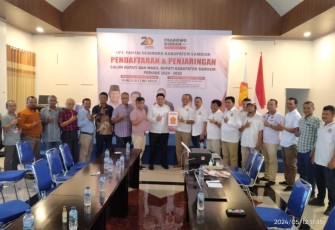 Vandiko Gultom Daftar ke DPC Gerindra Samosit