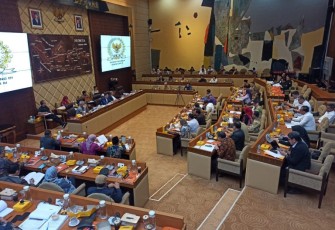Rapat Komisi II DPR RI 