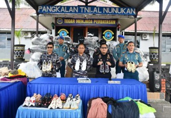 Lanal Nunukan gelar konferensi pers terkait penyelundupan ballpress