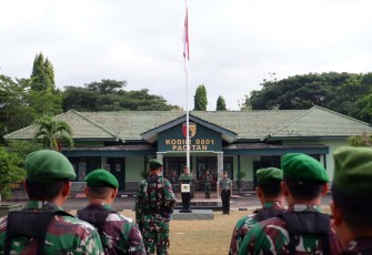 Upacara bendera prajurit Kodim 0801/Pacitan 