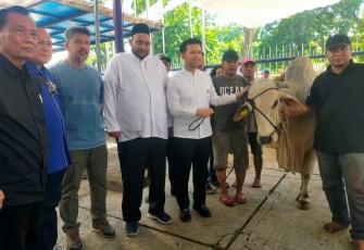 Demokrat Jatim Potong 15 Ekor Sapi dan Kambing 
