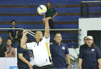 Kabid Humas Polda Jatim Kombes Dirmanto saat kick off Voliga 