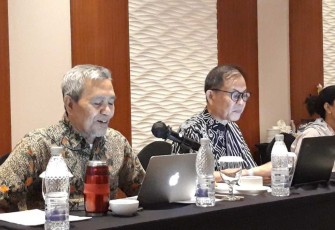 Tim SNI dari BNPB dan BSN melakukan sosialisasi dalam acara Webinar Series #1 SNI Kebencanaan SNI 7947:2013 Layanan Kemanusiaan dalam Bencana, pada Kamis (27/6).