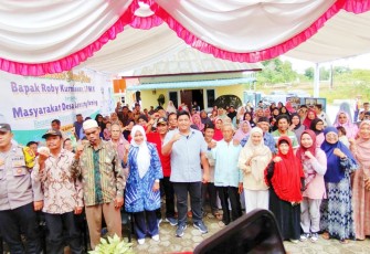 Masyarakat Desa Lancangkuning Temu Wicara Bersama Bupati Bintan 