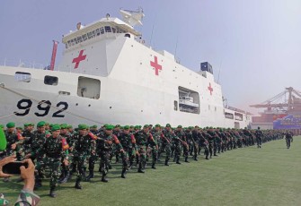 Pemberangkatan Satgas Pamtas RI-PNG Wilayah Papua Barat Yonif 642/Kps dari dermaga Kolinlamil, Jakarta, Kamis (25/7)