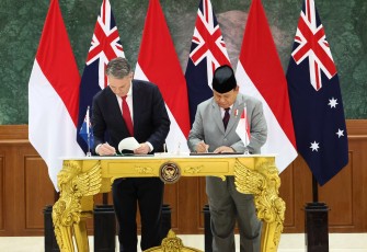 Menhan Prabowo Tanda Tangani Perjanjian Kerja Sama Pertahanan RI-Australia di Akmil Magelang