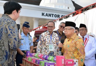Deputi Bidang Usaha Mikro KemenkopUKM Yulius mendampingi Wapres KH Ma'ruf Amin di Banten
